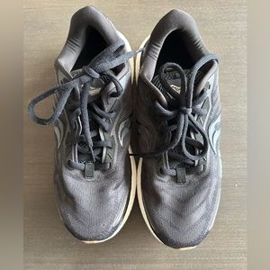 Saucony Triumph 19 size 9.5